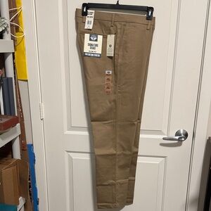 Dockers Men's Khaki Chinos